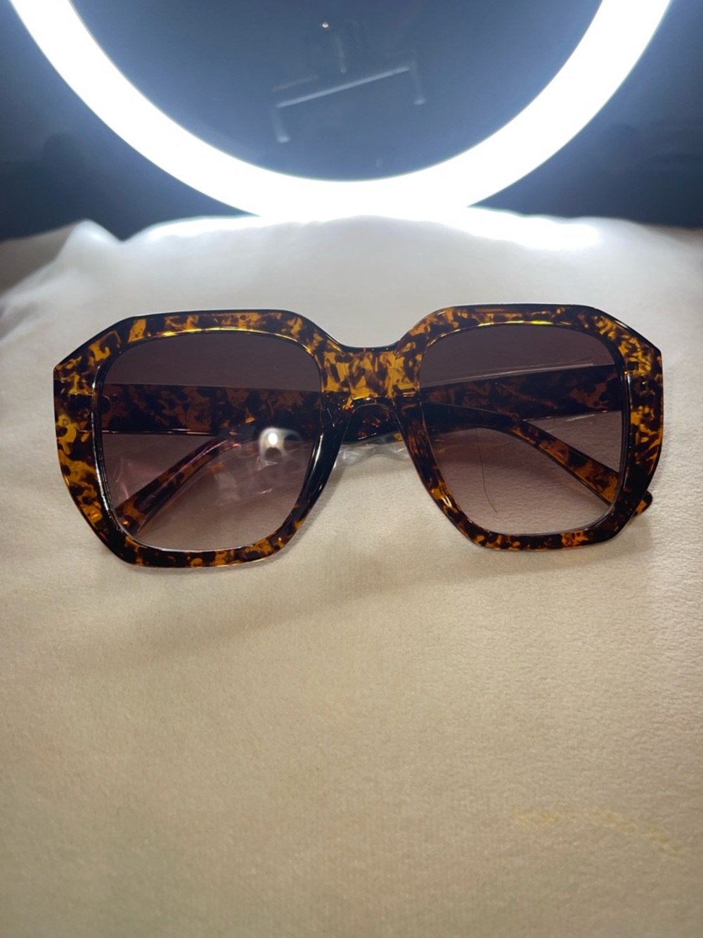 Tortoiseshell Square Oversized Women's Sunglasses - Brown Gradient Lenses